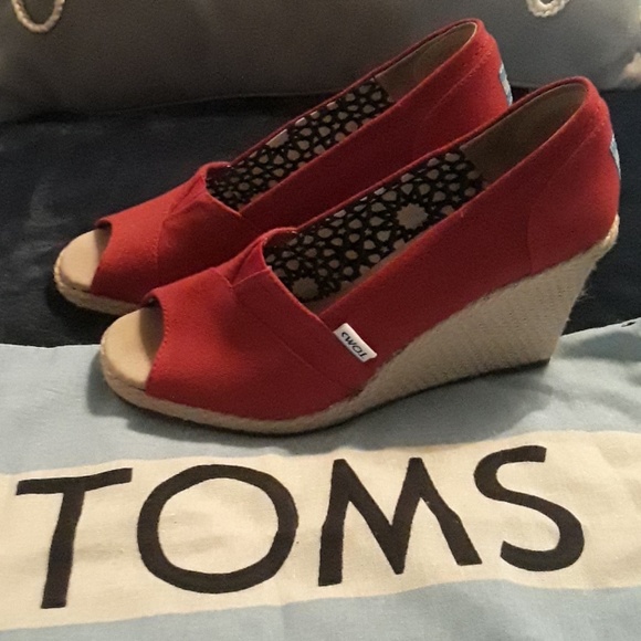 Red Toms - Picture 2 of 4